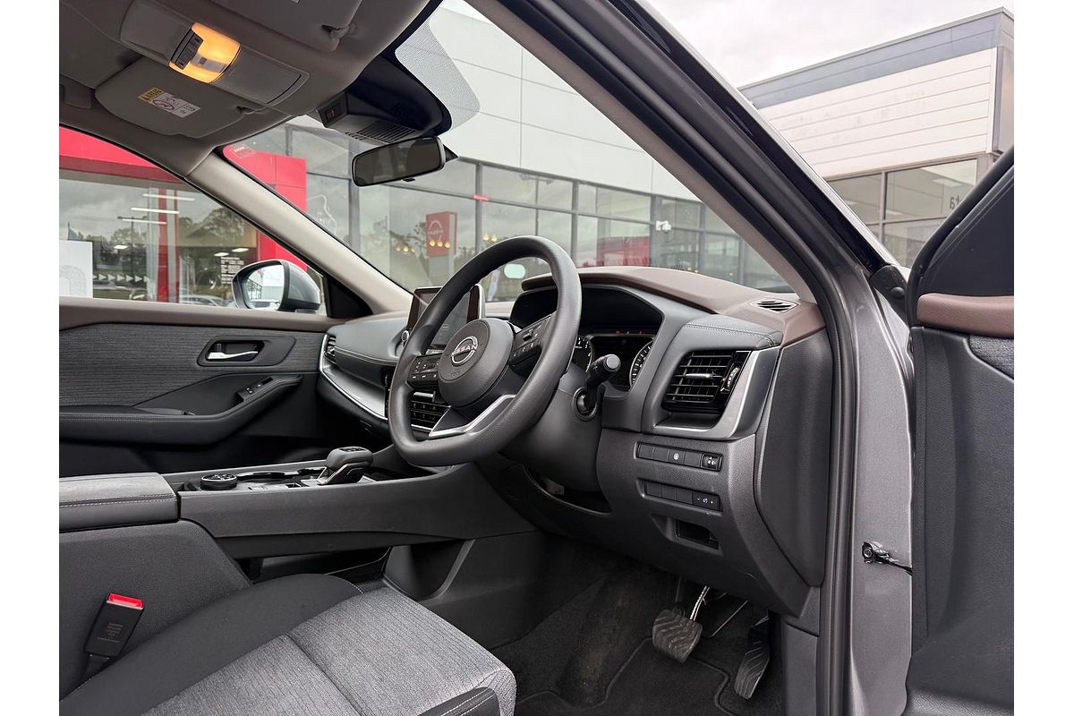 2024 Nissan X-TRAIL ST T33