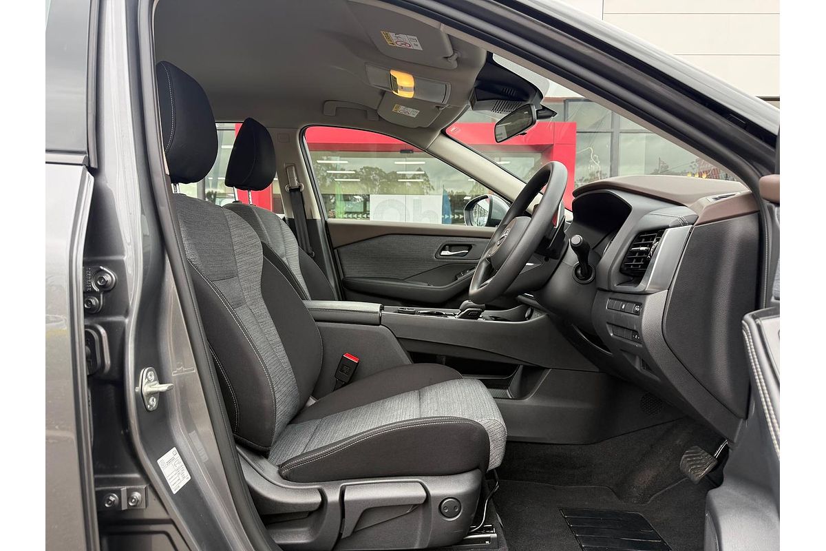 2024 Nissan X-TRAIL ST T33