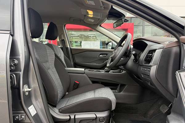 2024 Nissan X-TRAIL ST T33