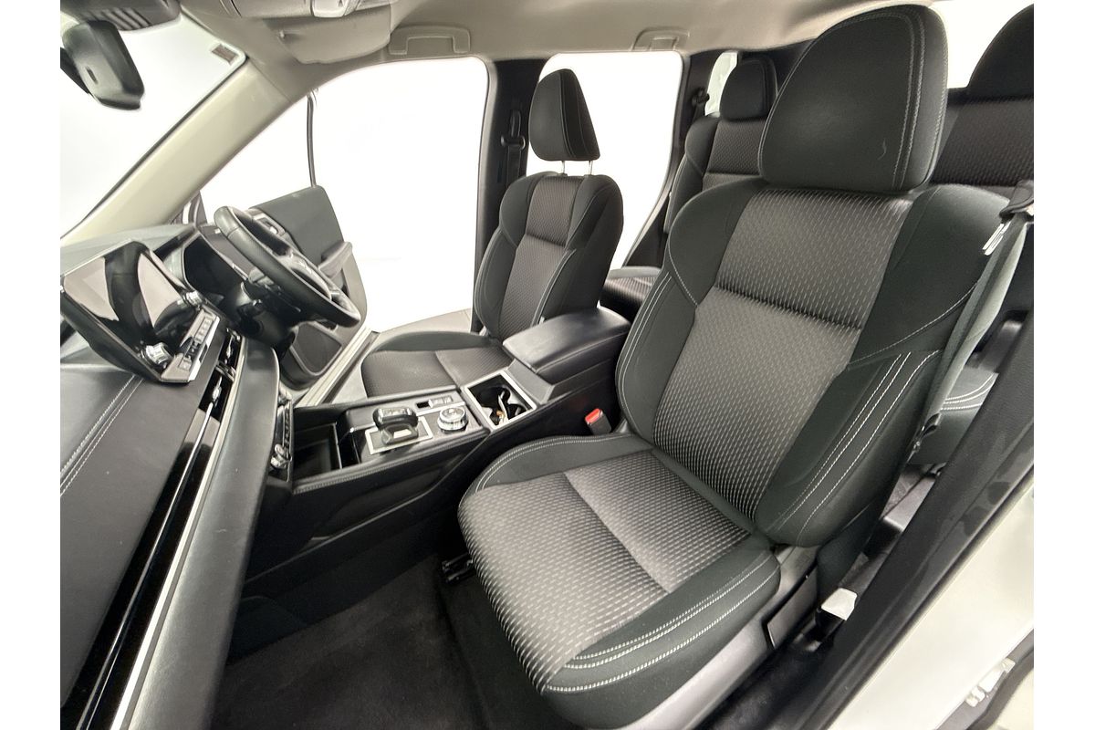 2023 Mitsubishi Outlander LS ZM