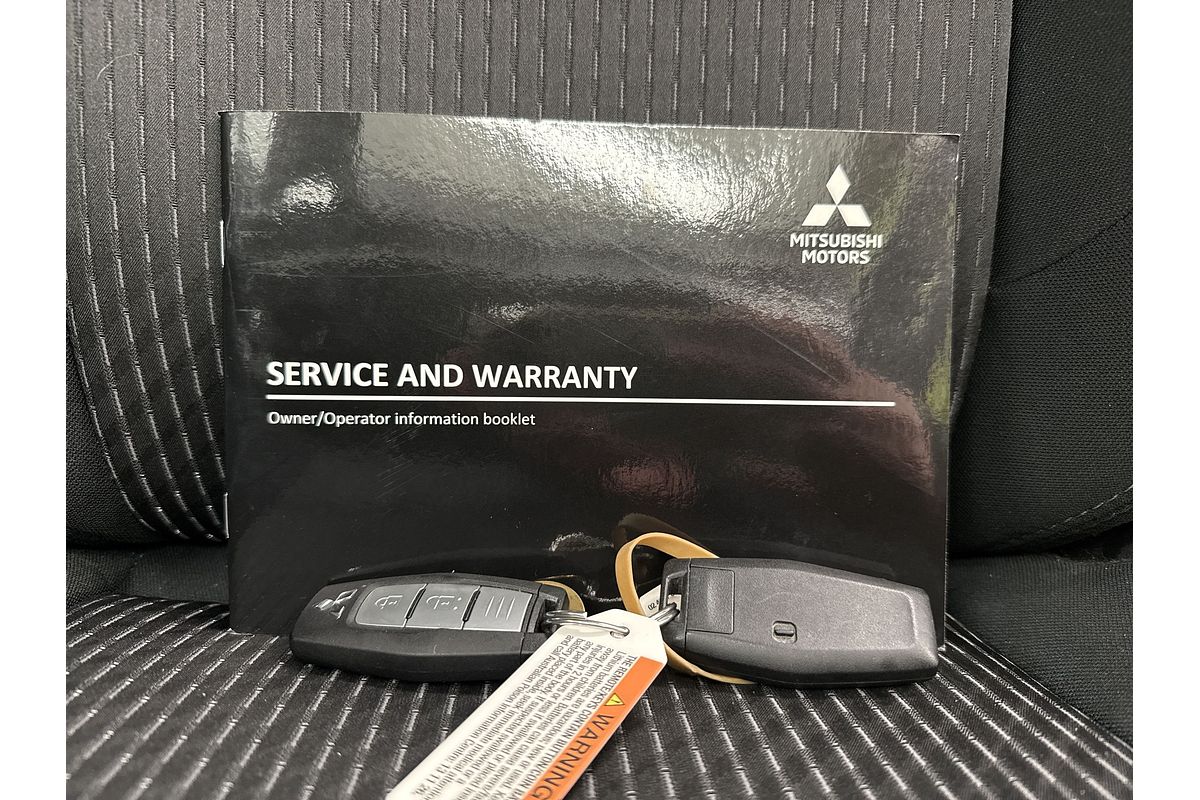 2023 Mitsubishi Outlander LS ZM