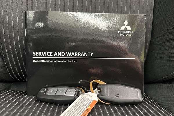 2023 Mitsubishi Outlander LS ZM