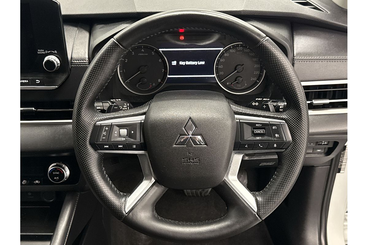 2023 Mitsubishi Outlander LS ZM