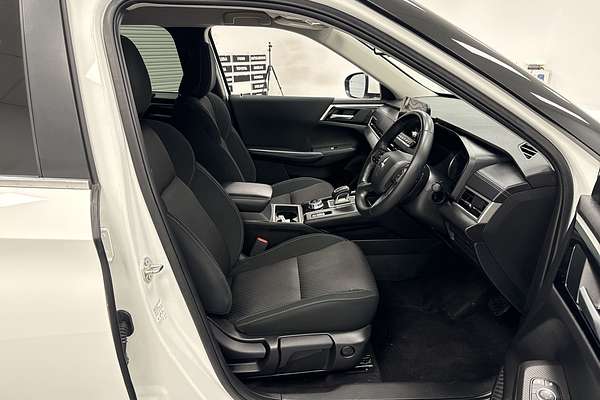 2023 Mitsubishi Outlander LS ZM