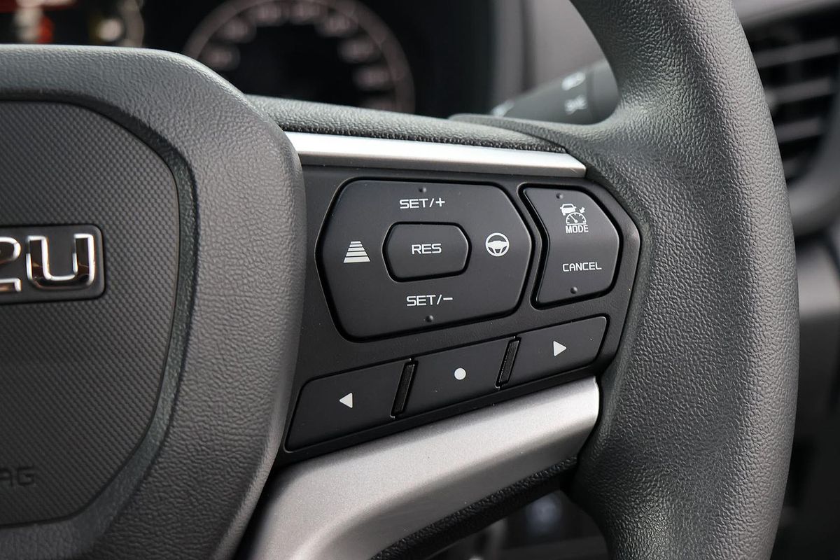 2025 Isuzu D-MAX SX 4X4