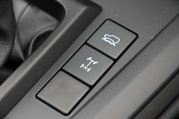 2025 Isuzu D-MAX SX 4X4