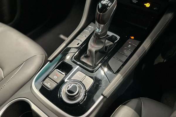 2025 Isuzu MU-X X-TERRAIN