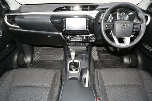 2025 Toyota Hilux SR5 48V GUN126R 4X4