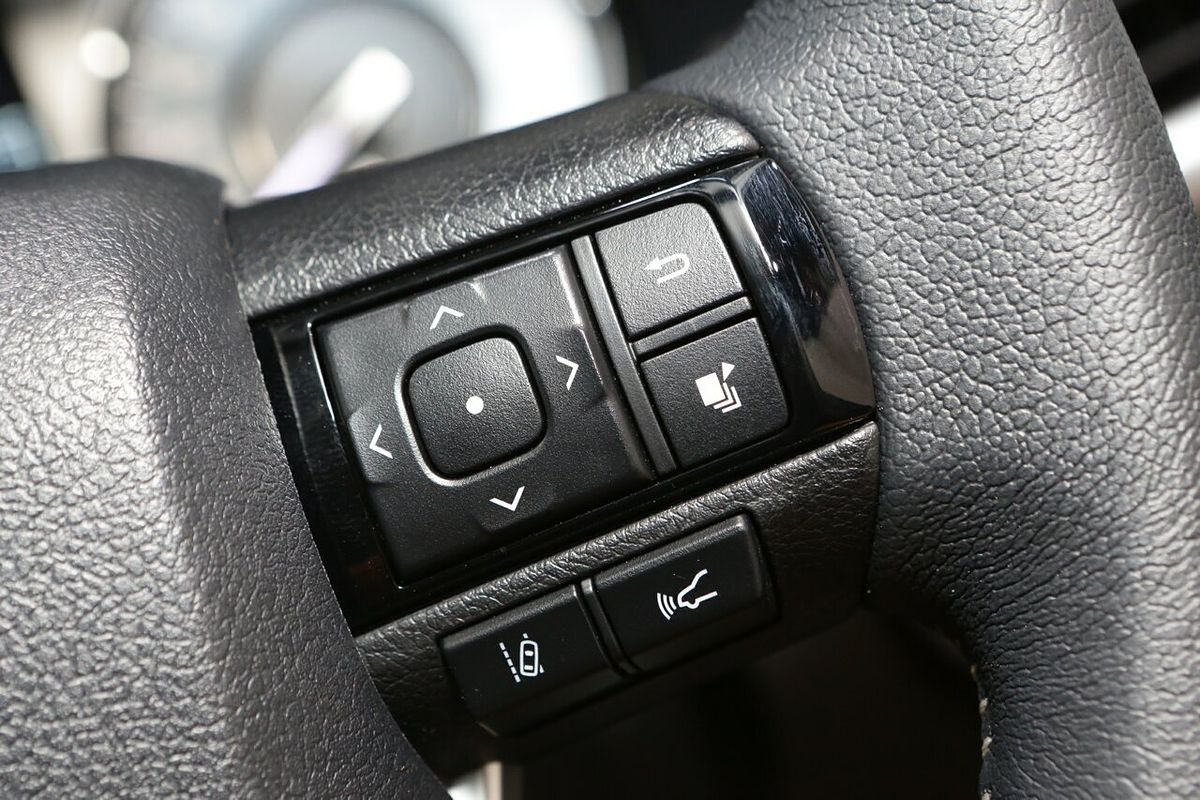 2025 Toyota Hilux SR5 48V GUN126R 4X4