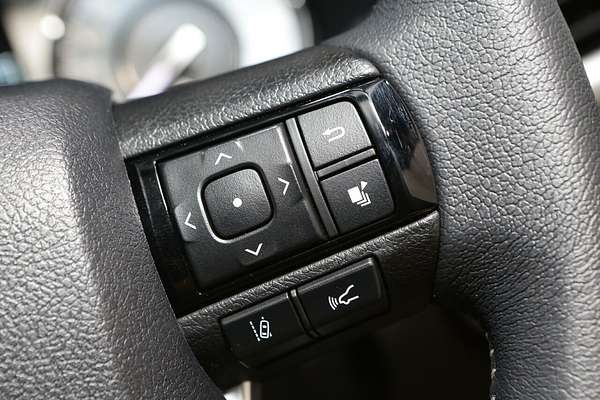 2025 Toyota Hilux SR5 48V GUN126R 4X4