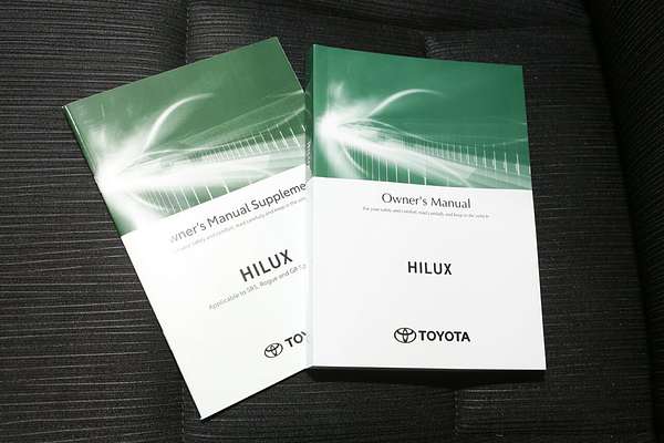 2025 Toyota Hilux SR5 48V GUN126R 4X4