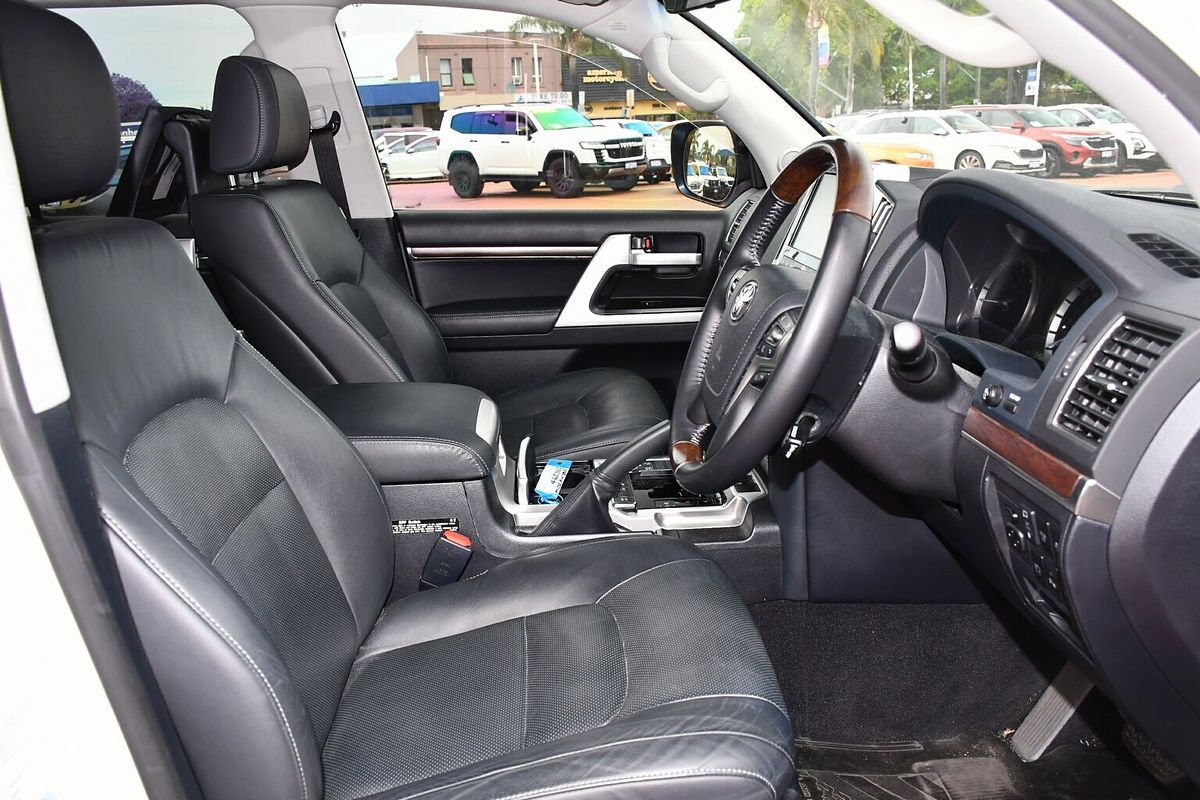 2020 Toyota Landcruiser Sahara VDJ200R