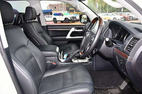 2020 Toyota Landcruiser Sahara VDJ200R