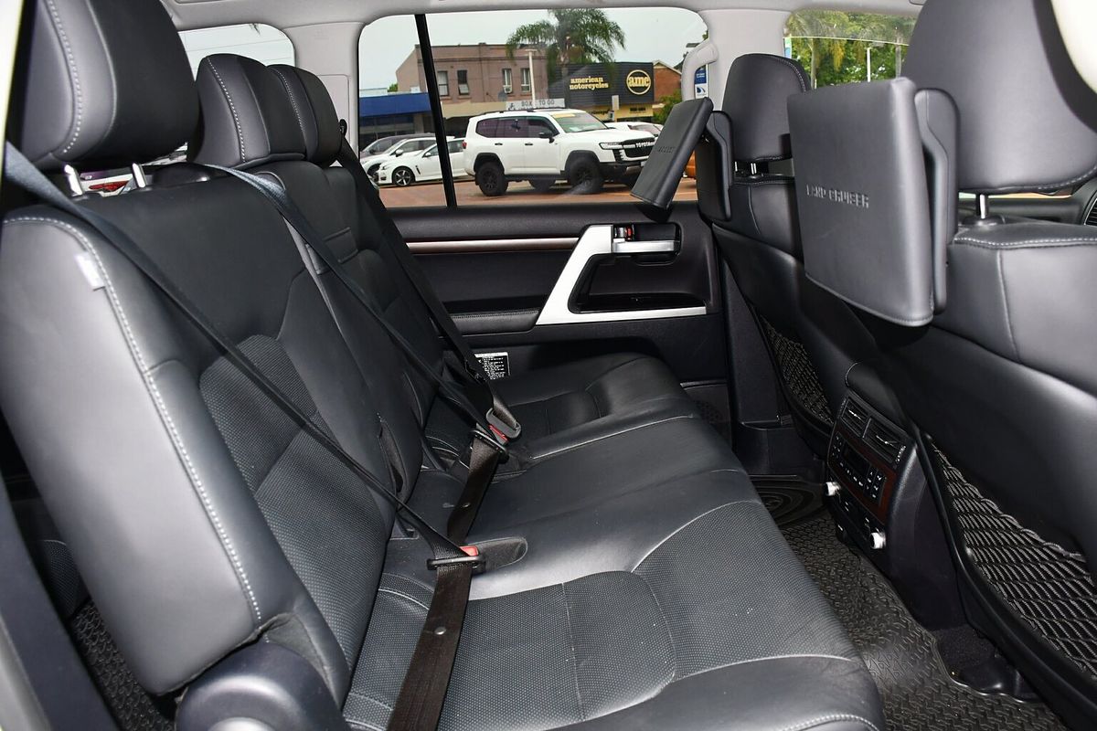 2020 Toyota Landcruiser Sahara VDJ200R