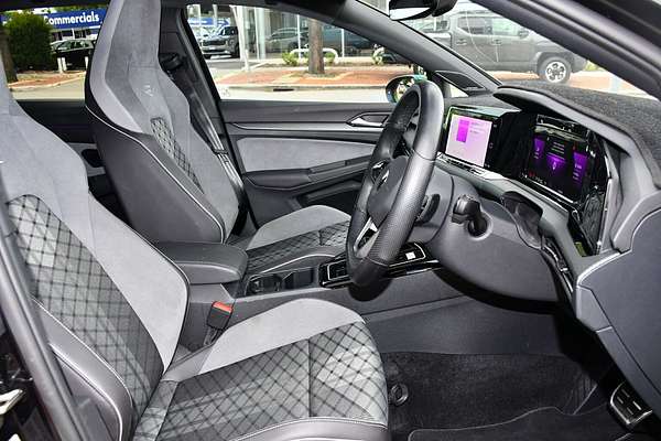 2023 Volkswagen Golf 110TSI R-Line 8