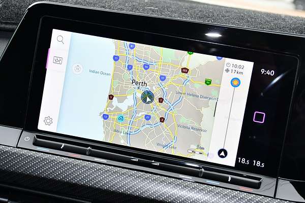 2023 Volkswagen Golf 110TSI R-Line 8