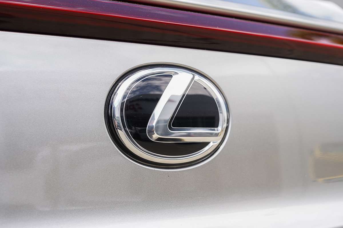 2023 Lexus UX UX250h Luxury MZAH10R