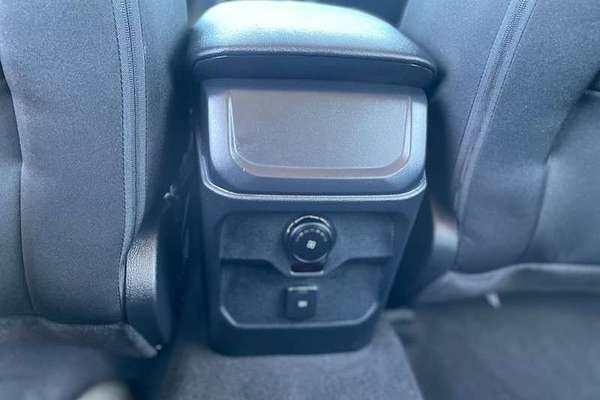 2025 Ford Everest Ambiente 2.0L