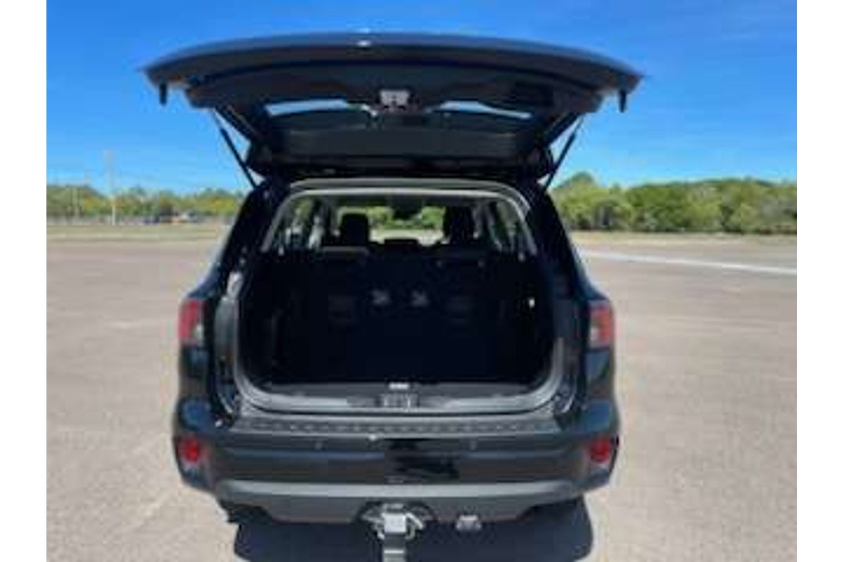 2025 Ford Everest Ambiente 2.0L