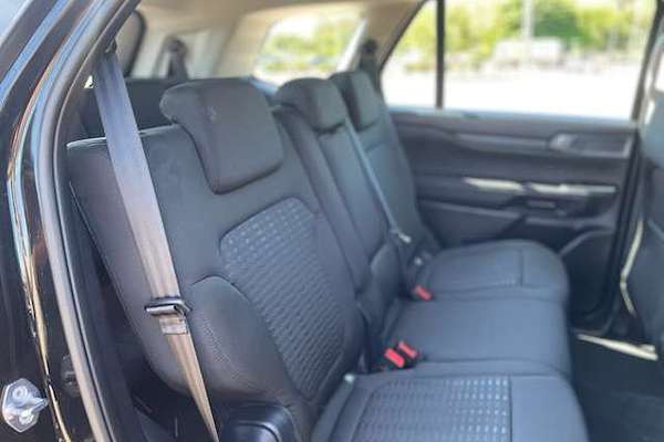 2025 Ford Everest Ambiente 2.0L