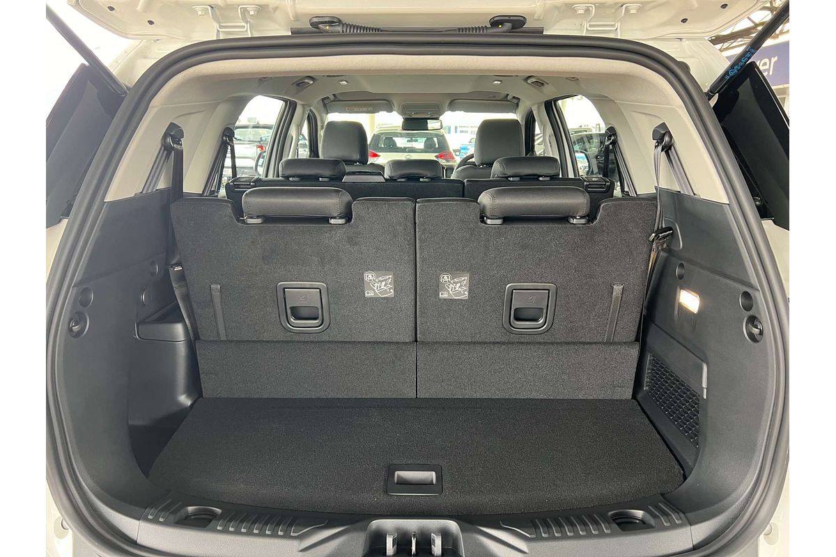 2025 Ford Everest Ambiente 2.0L