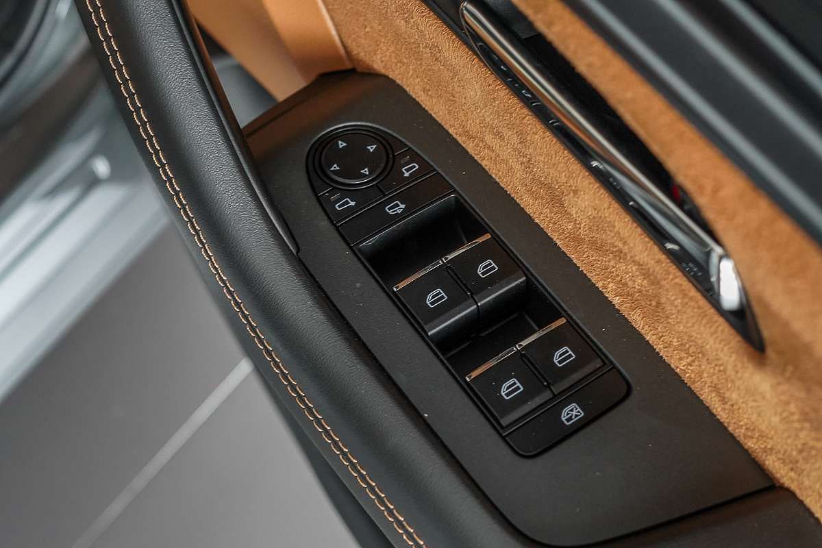 2025 Mazda CX-90 G50e Azami KK