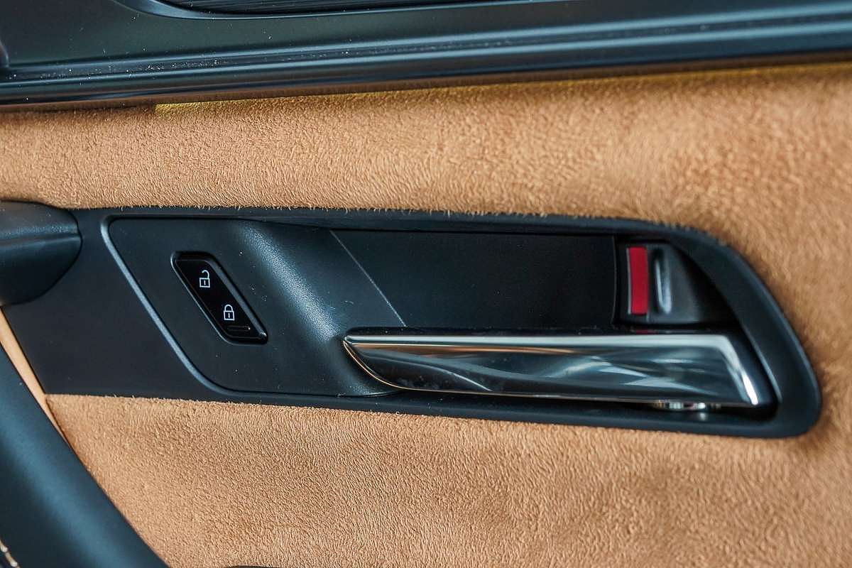 2025 Mazda CX-90 G50e Azami KK