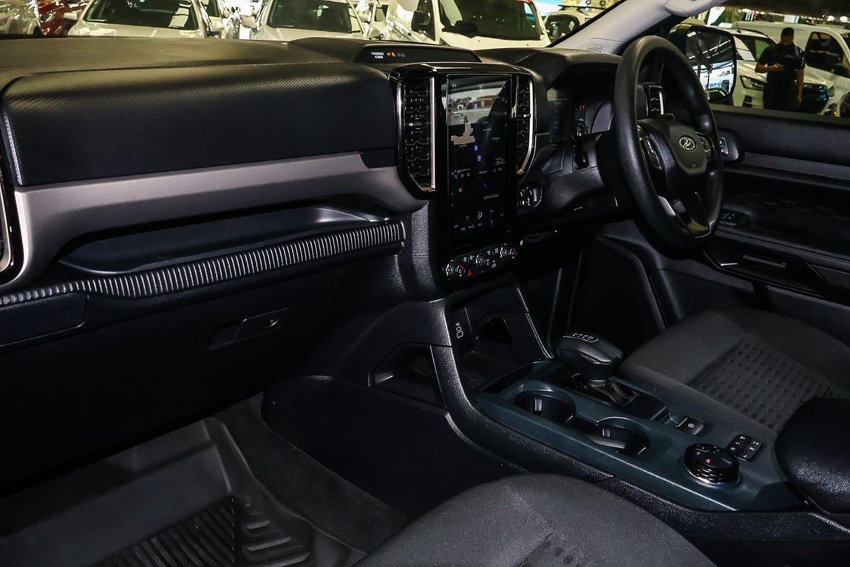 2023 Ford Everest Ambiente 2.0L