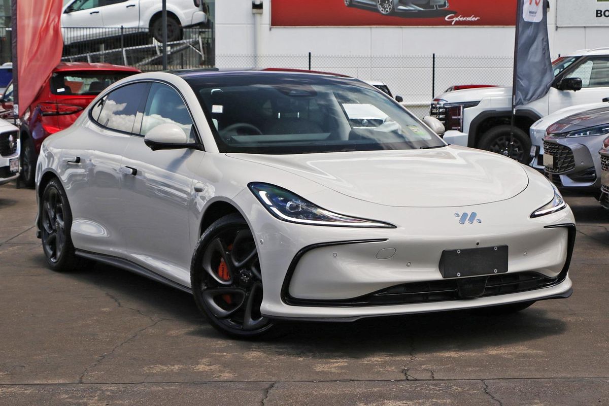 2025 MG IM5 Platinum P12L