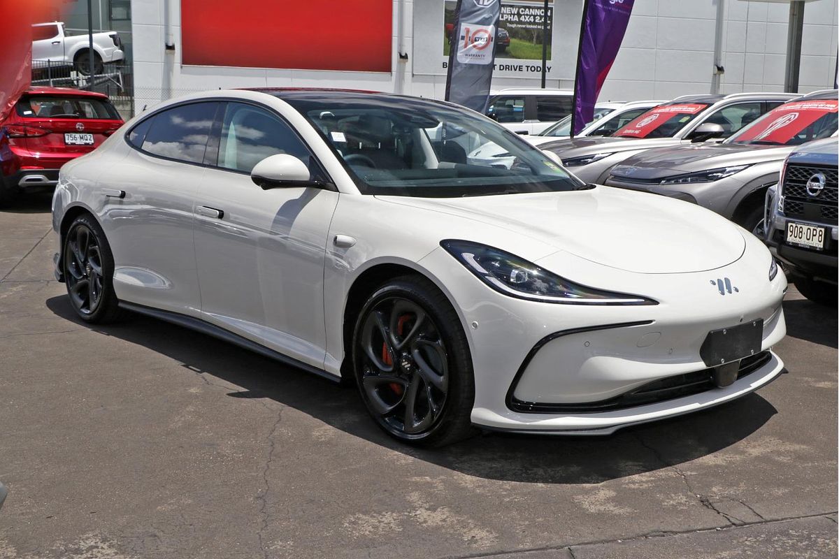 2025 MG IM5 Platinum P12L