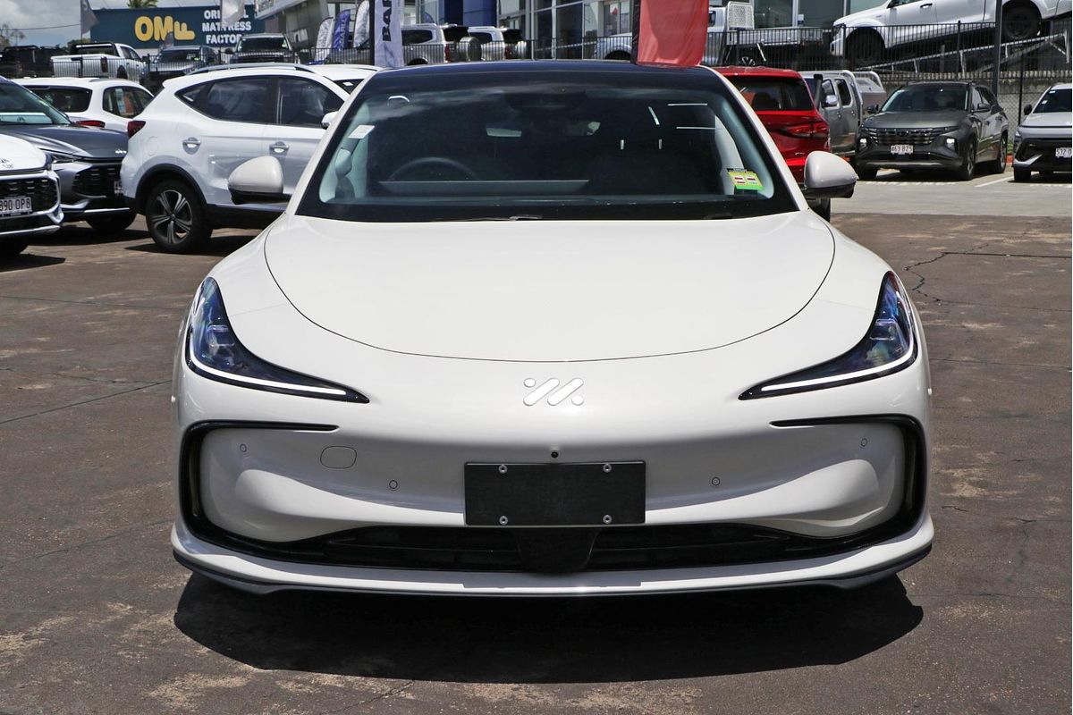 2025 MG IM5 Platinum P12L