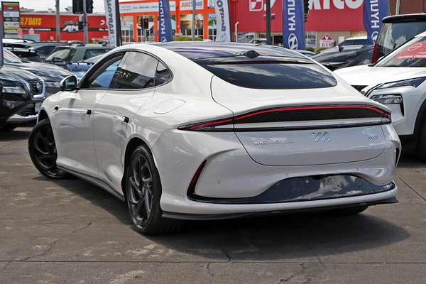 2025 MG IM5 Platinum P12L