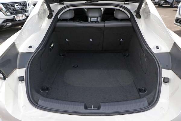 2025 MG IM5 Platinum P12L