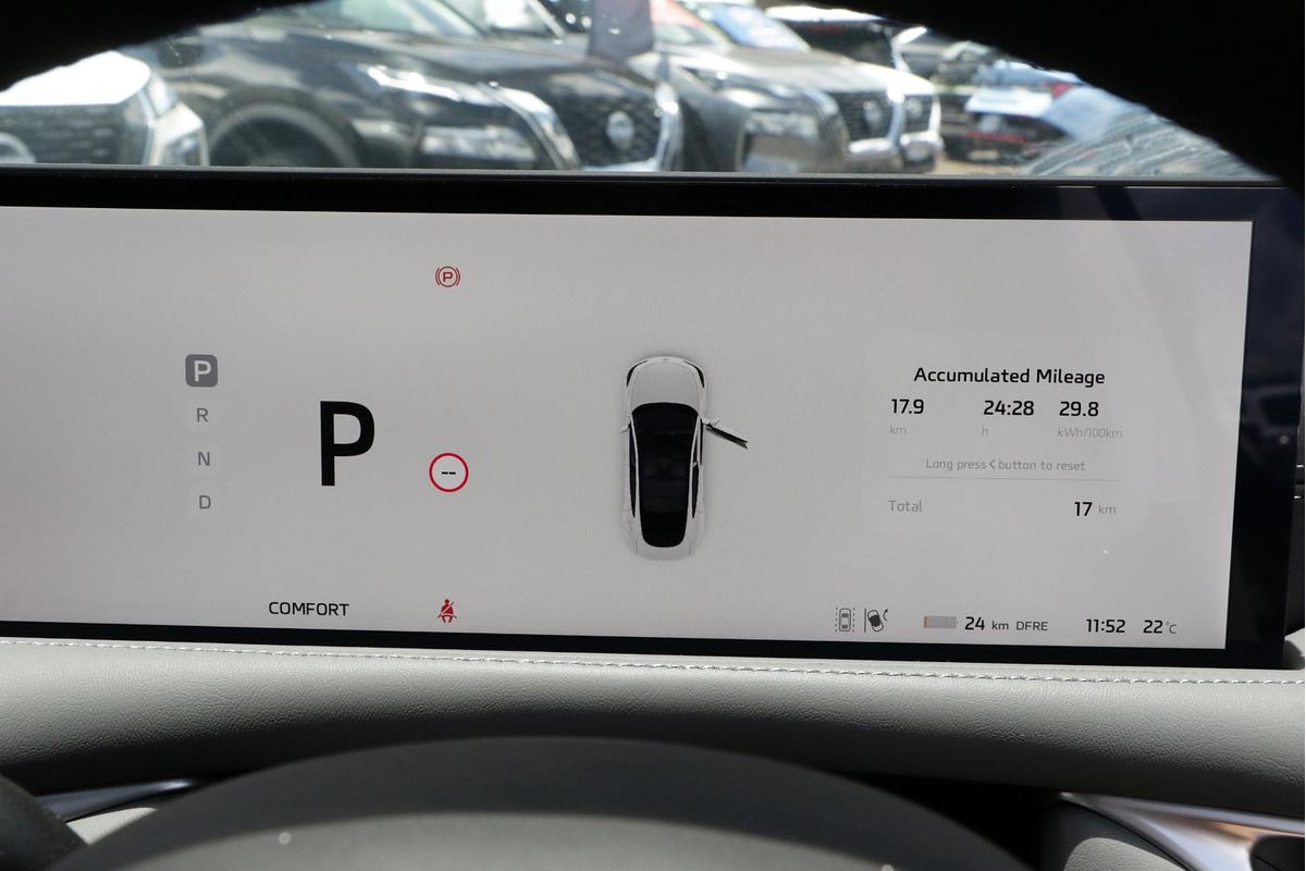 2025 MG IM5 Platinum P12L