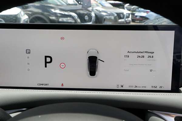 2025 MG IM5 Platinum P12L