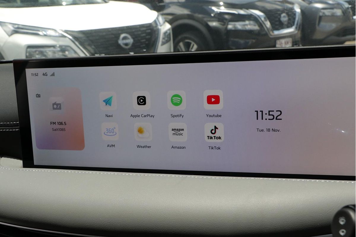 2025 MG IM5 Platinum P12L