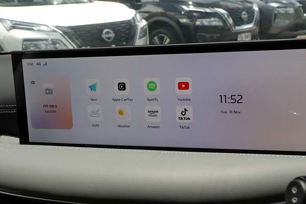 2025 MG IM5 Platinum P12L