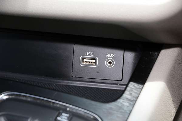 2015 Kia Carnival S YP