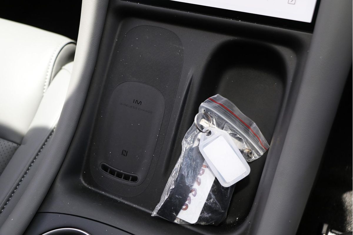 2025 MG IM5 Platinum P12L