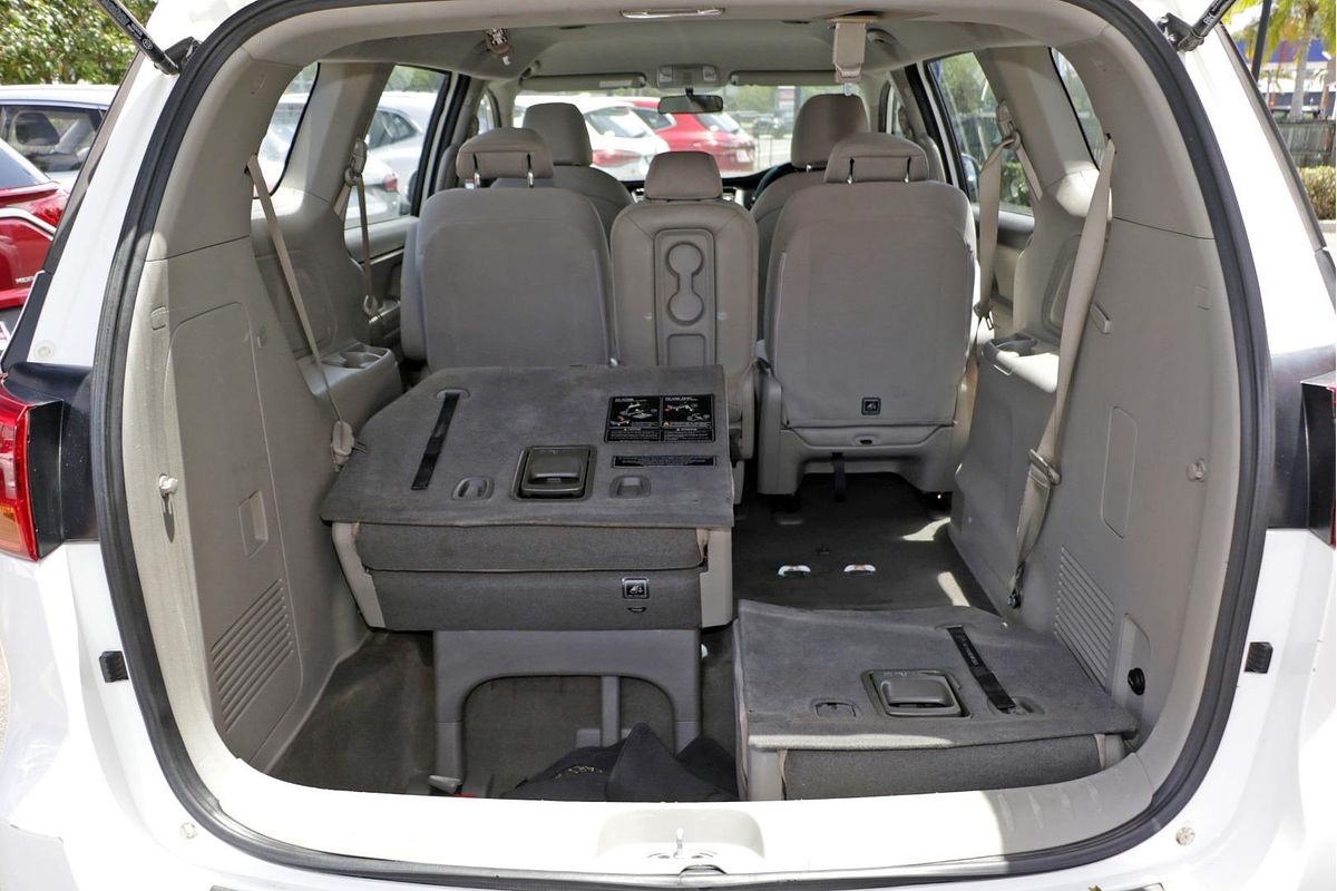2015 Kia Carnival S YP