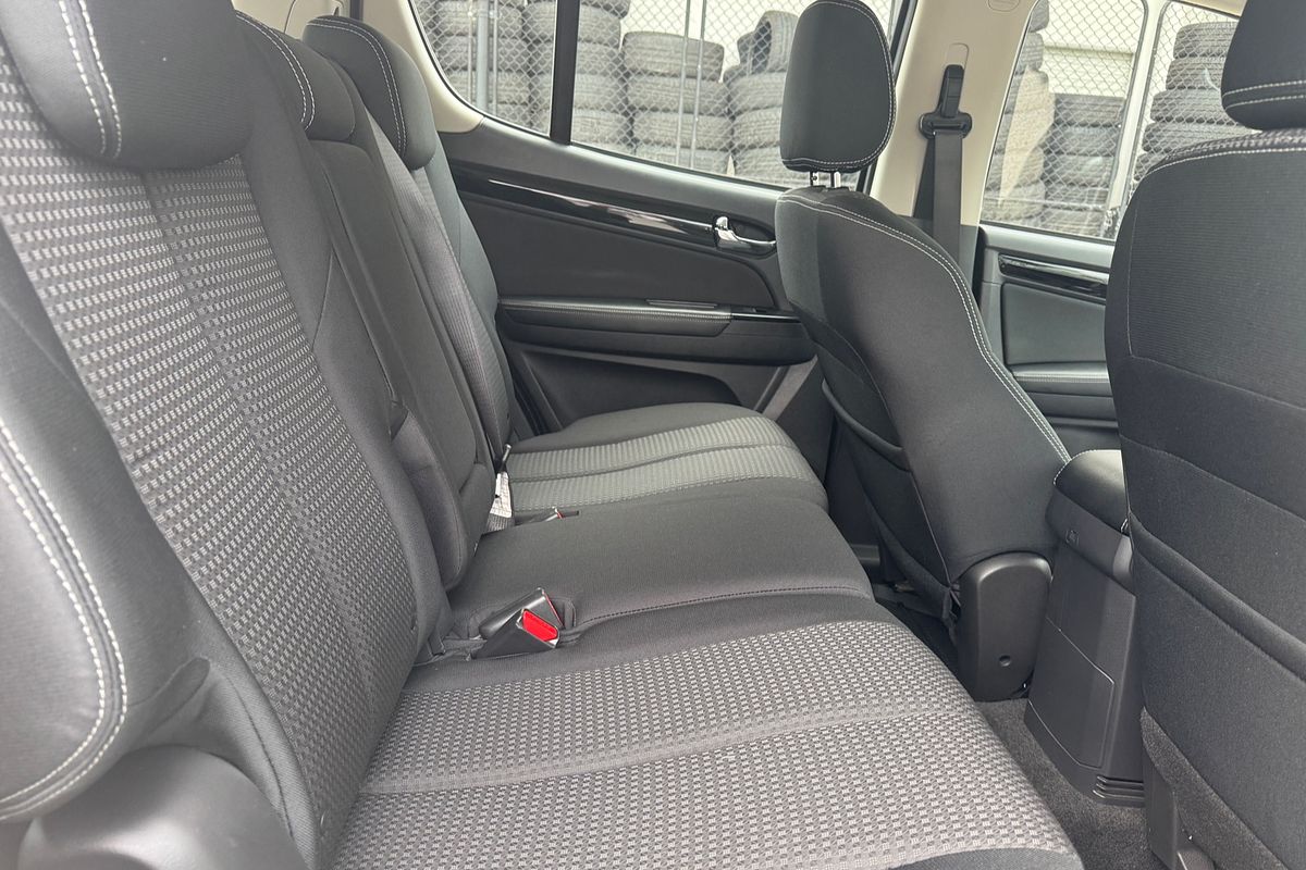 2020 Isuzu MU-X LS-M