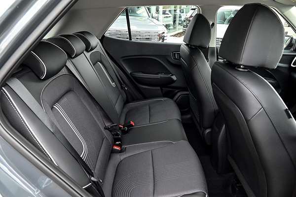 2025 Hyundai Venue Active QX.V5