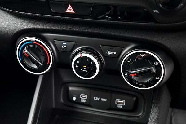 2025 Hyundai Venue Active QX.V5