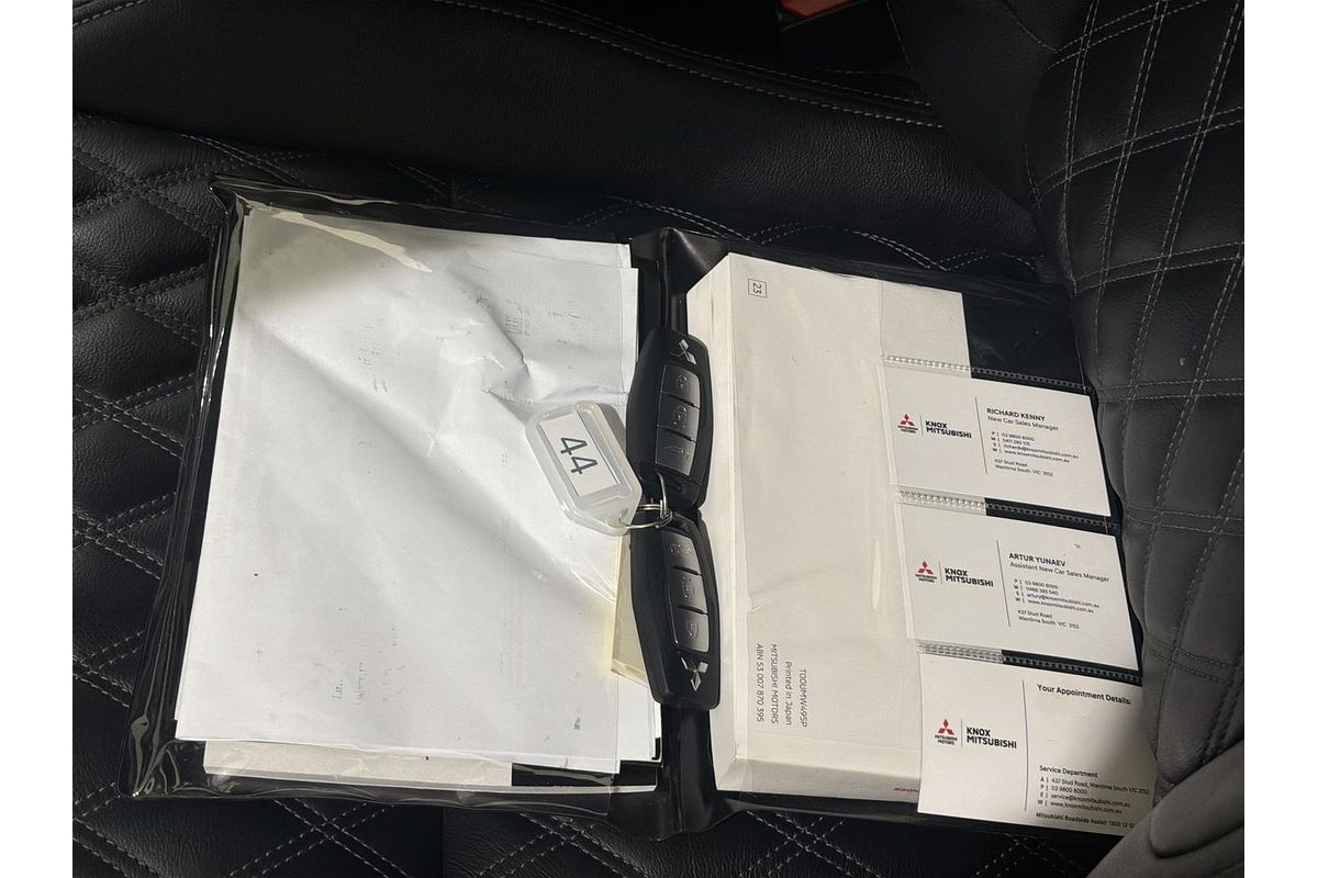 2023 Mitsubishi Outlander PHEV Exceed ZM