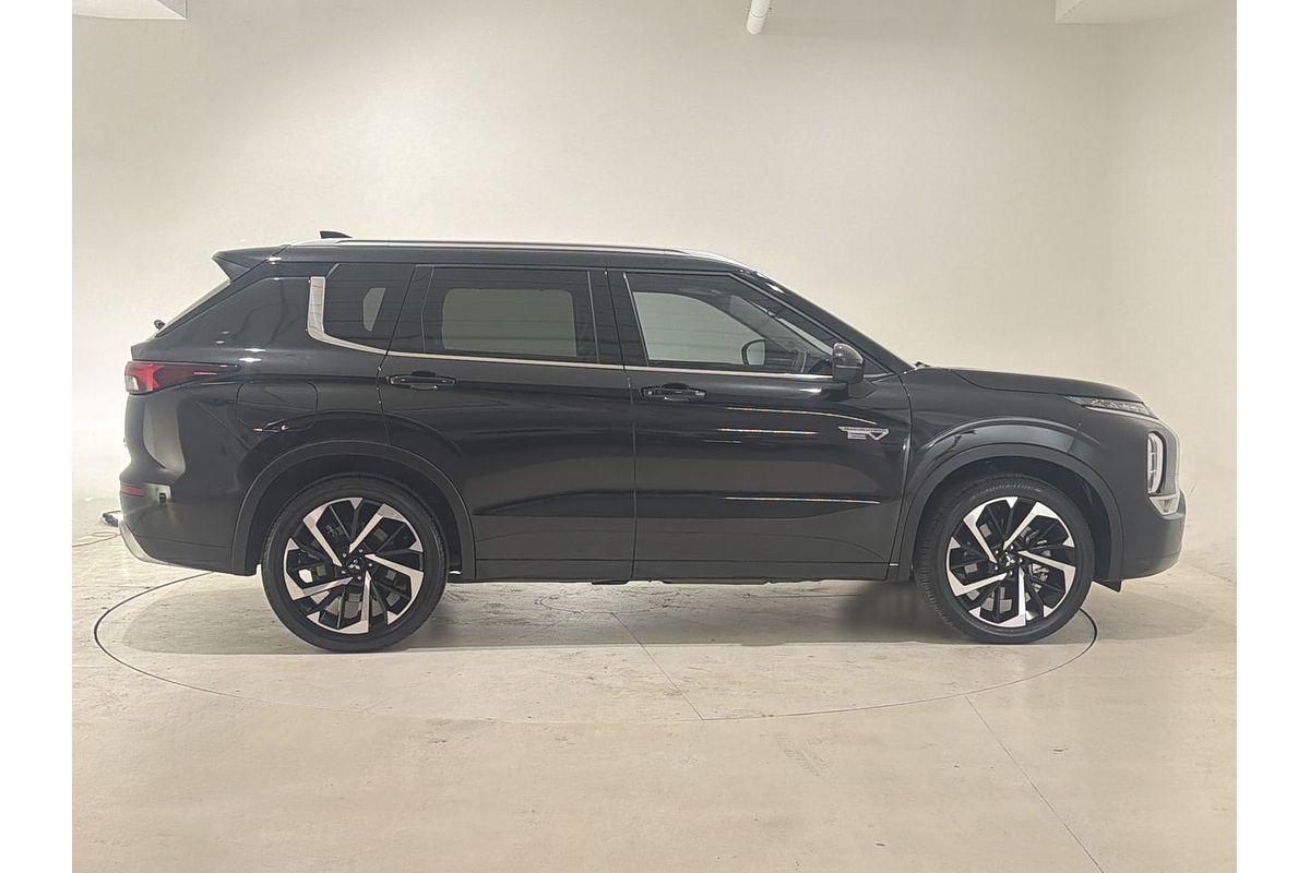 2023 Mitsubishi Outlander PHEV Exceed ZM