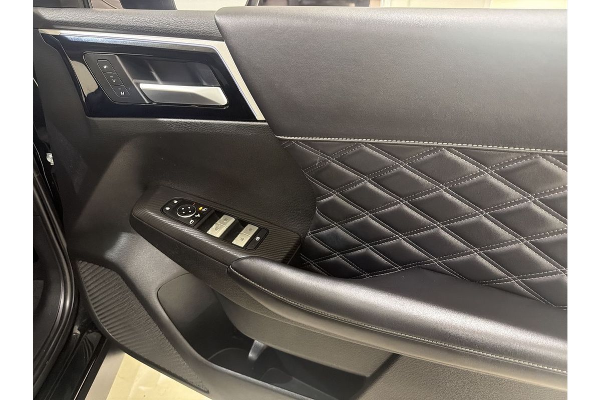 2023 Mitsubishi Outlander PHEV Exceed ZM