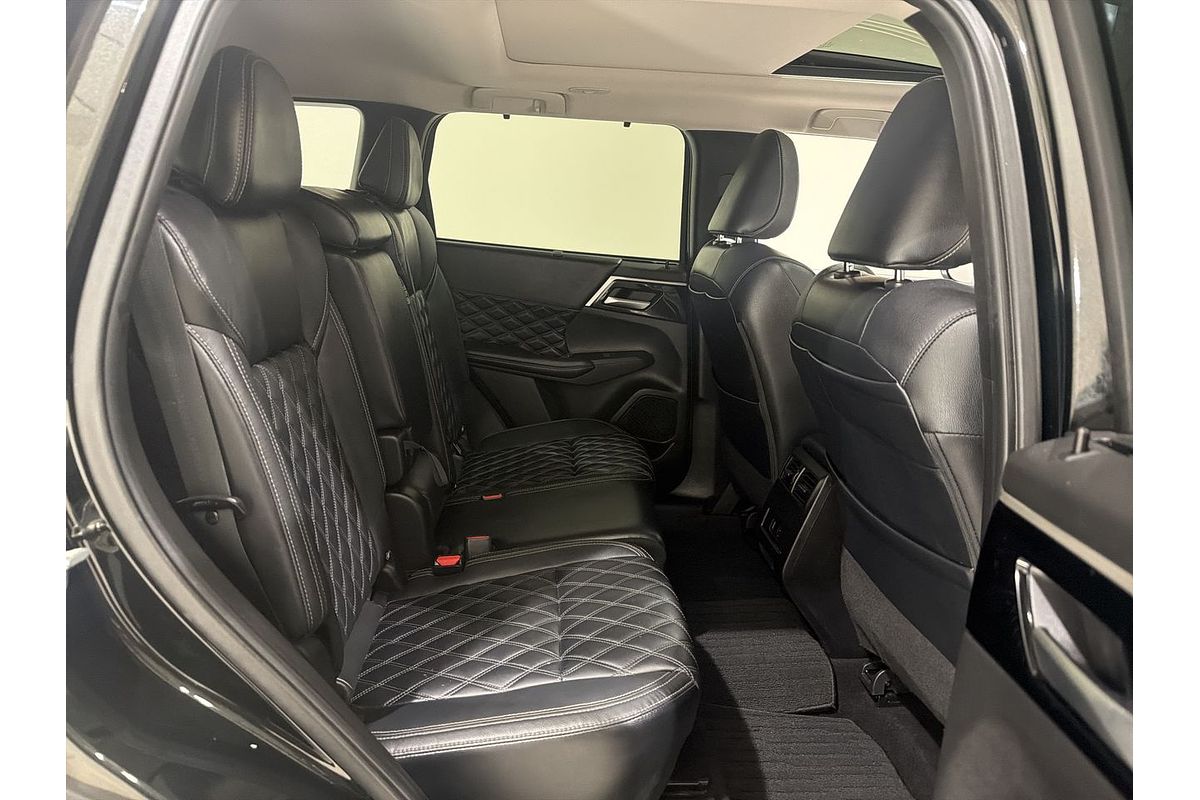 2023 Mitsubishi Outlander PHEV Exceed ZM