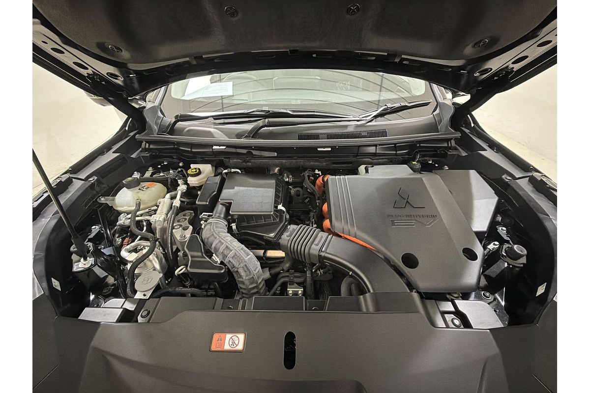 2023 Mitsubishi Outlander PHEV Exceed ZM