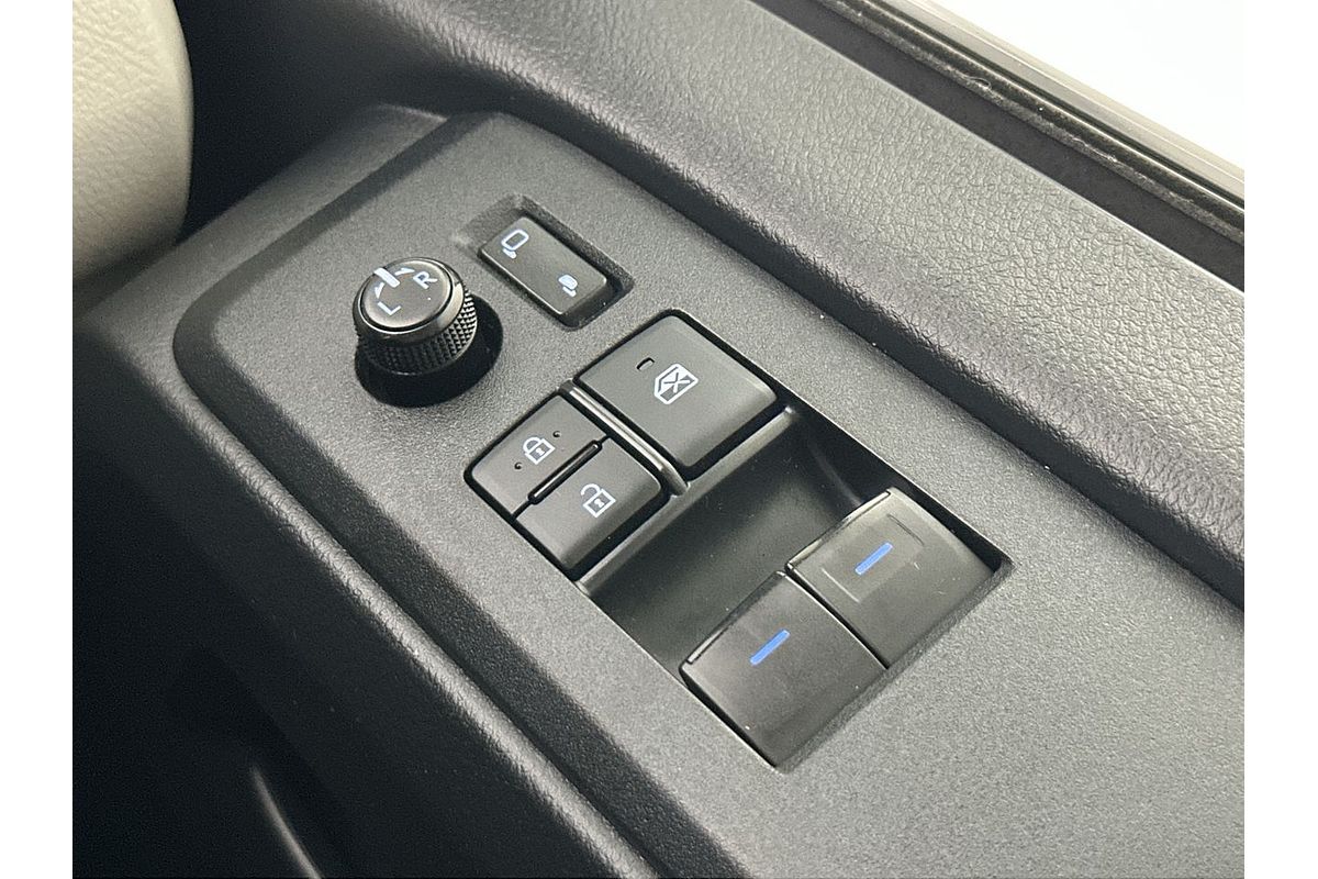 2021 Toyota Hiace Commuter GDH322R ELWB High Roof