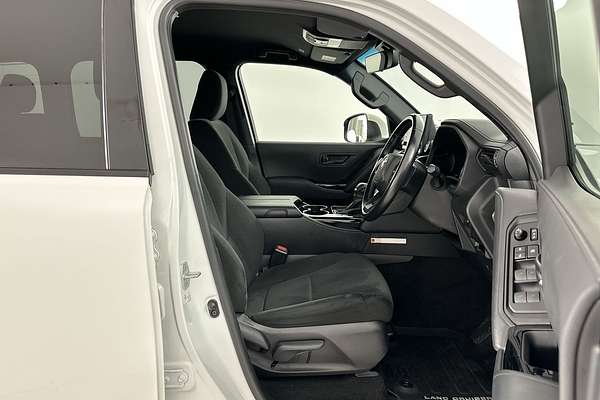 2023 Toyota Landcruiser GXL FJA300R